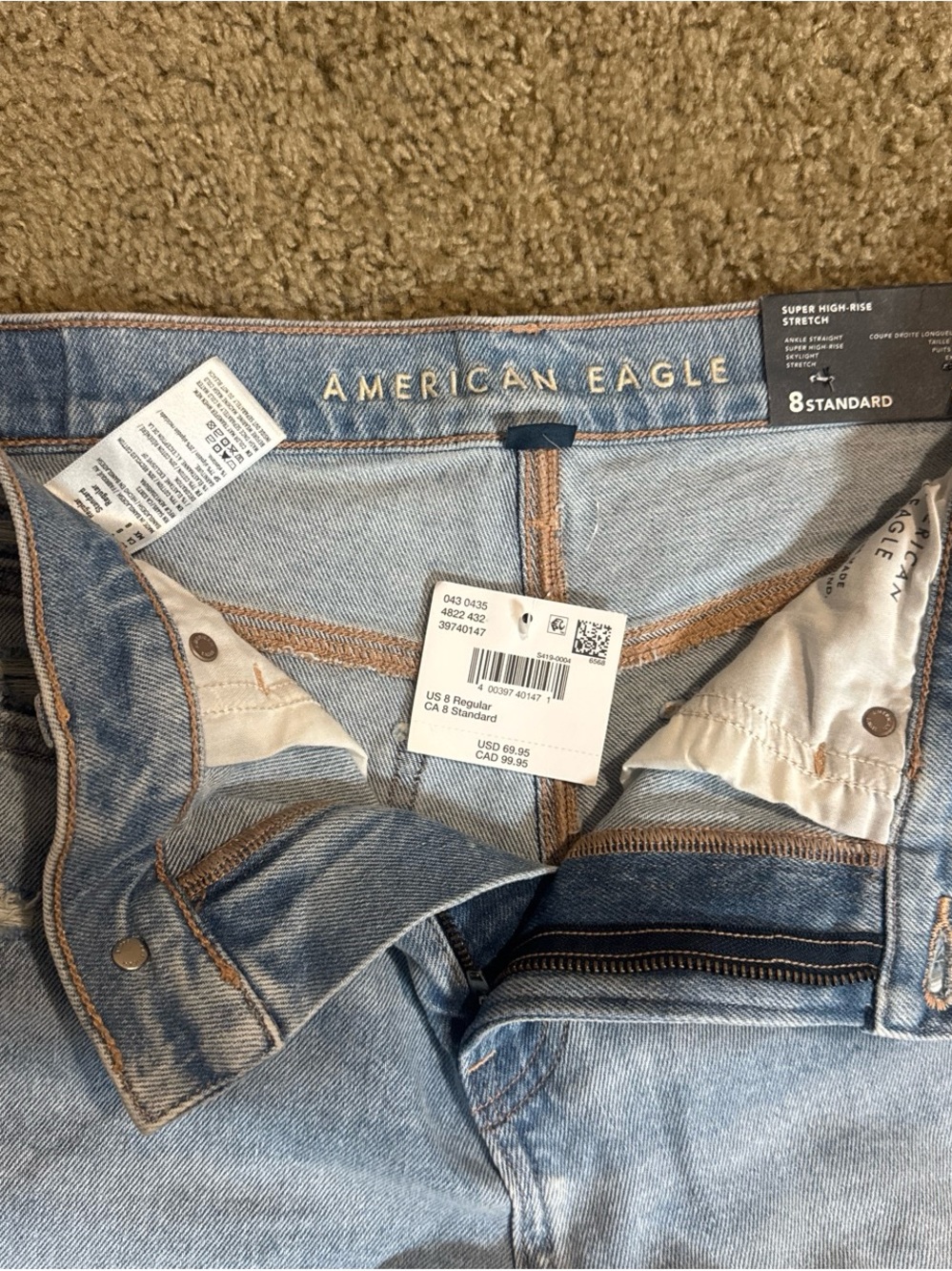 American Eagle Outfitters Light Wash High-Rise Women’s Jeans